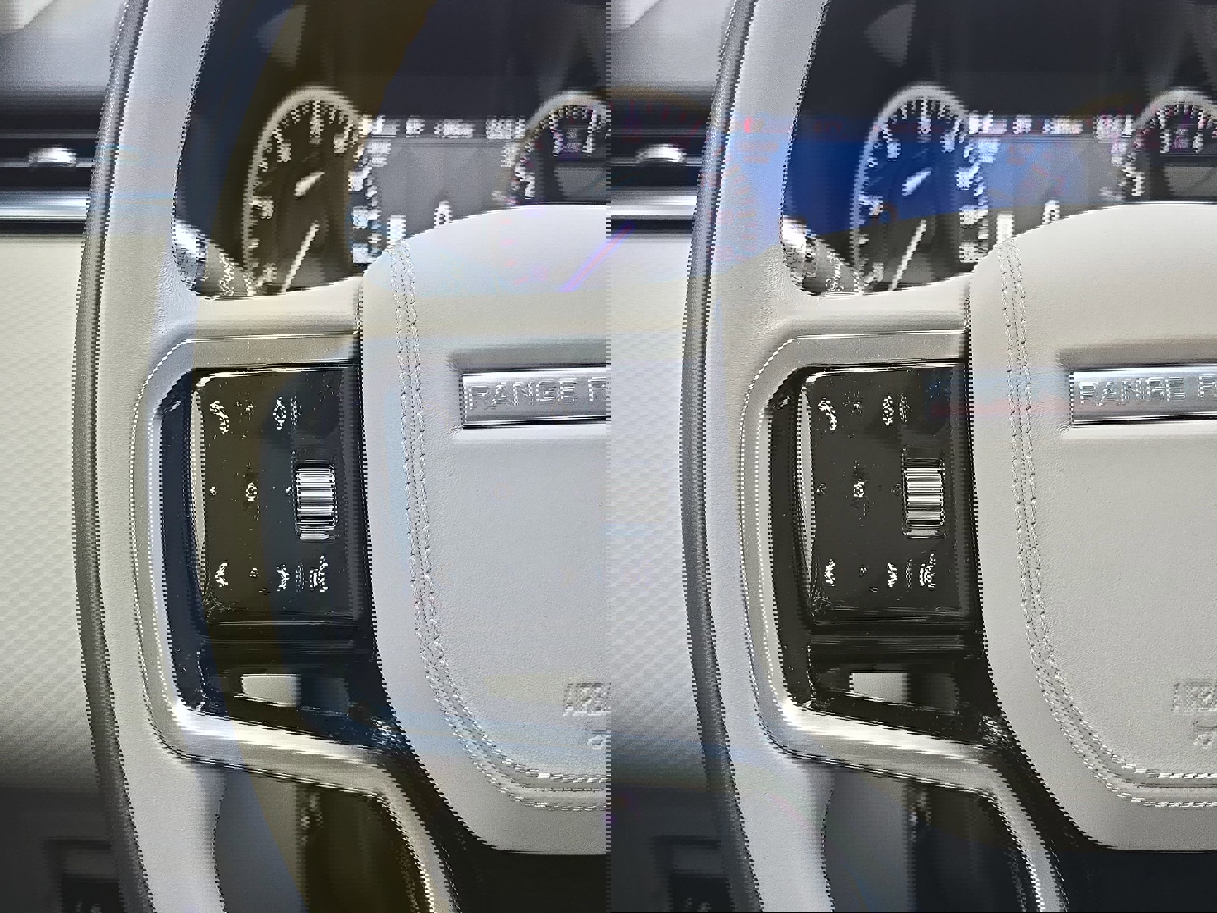 Used 2023 Land Rover Range Rover Velar R-Dynamic S image 17