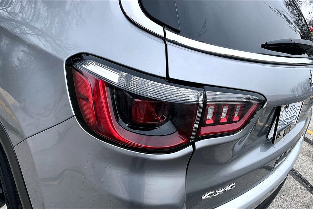 Used 2022 Jeep Compass Limited image 30