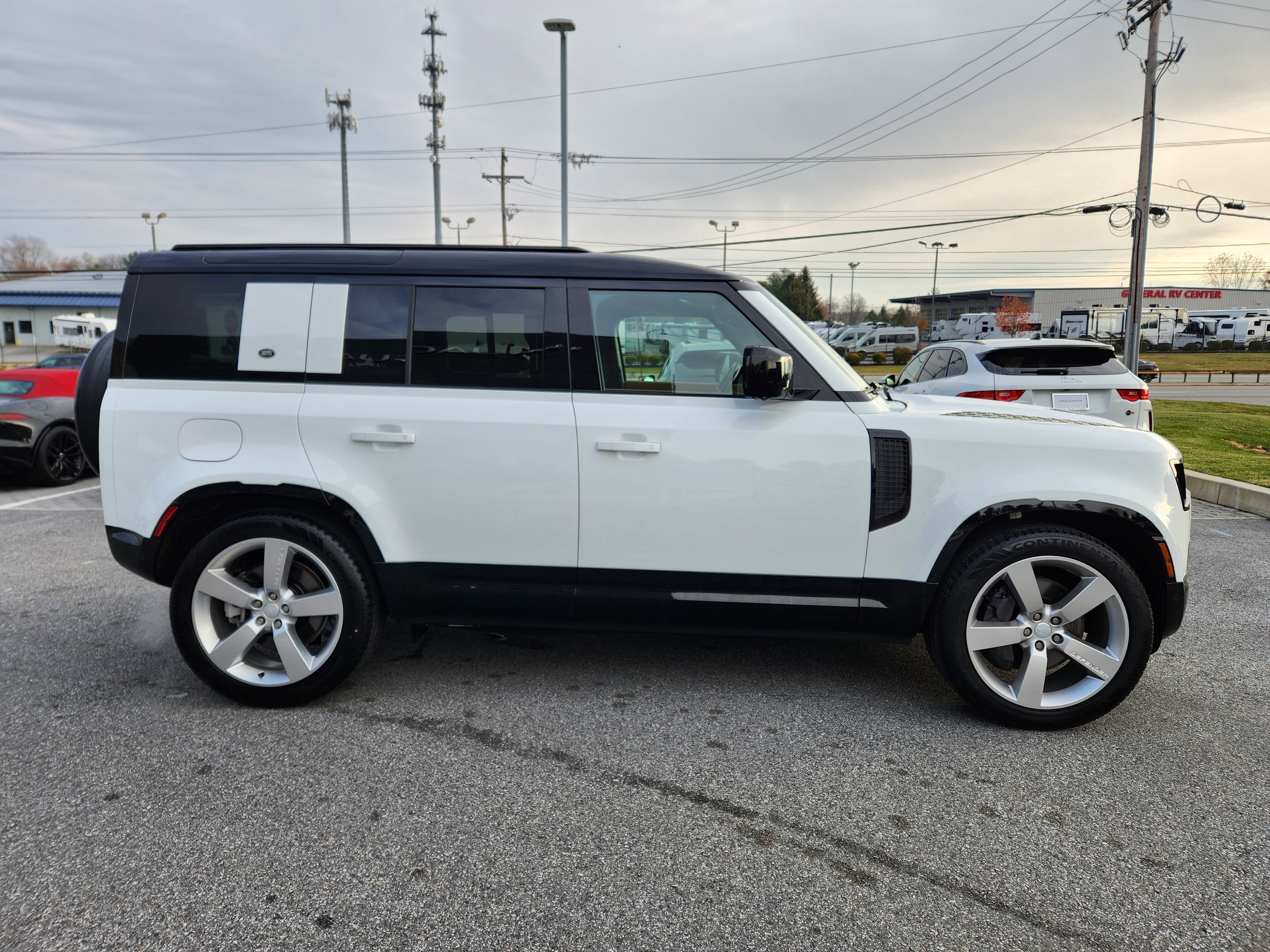 Certified 2024 Land Rover Defender 110 X-Dynamic SE image 6