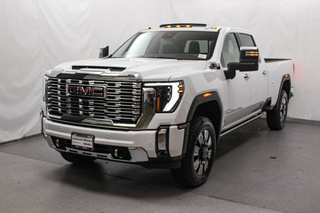 New 2026 GMC Sierra 3500 Denali w/ Denali Reserve Package AWD/4WD image 4