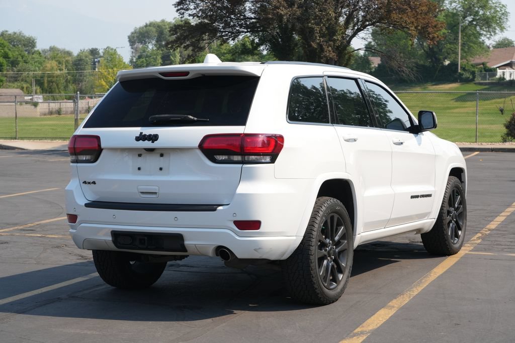 Used 2019 Jeep Grand Cherokee Altitude AWD/4WD image 5