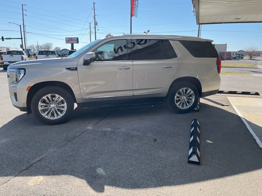 Used 2021 GMC Yukon SLT w/ SLT Luxury Plus Package image 3