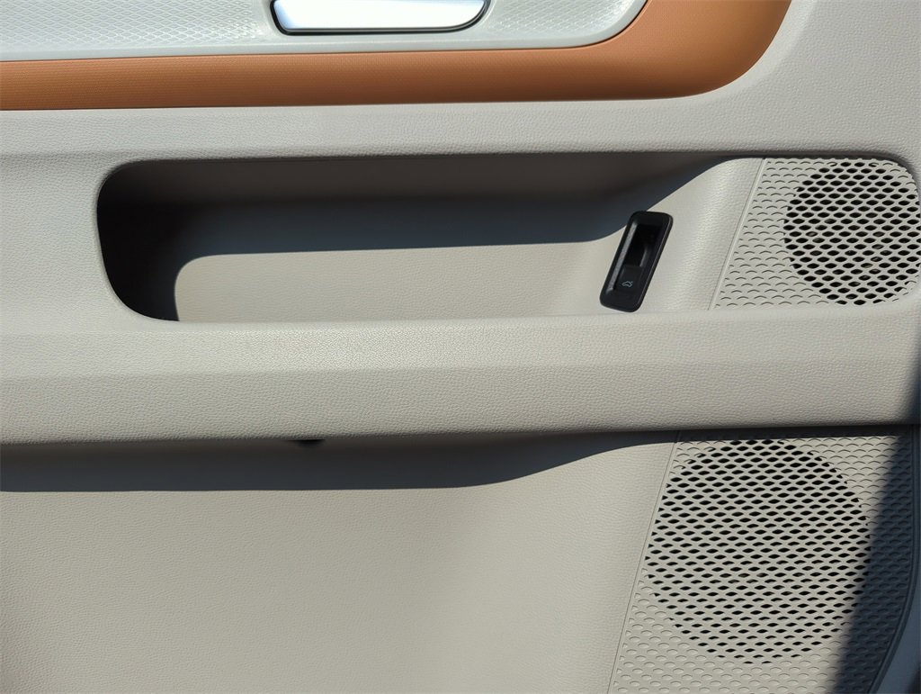 New 2025 Volkswagen ID. Buzz 1st Edition image 25