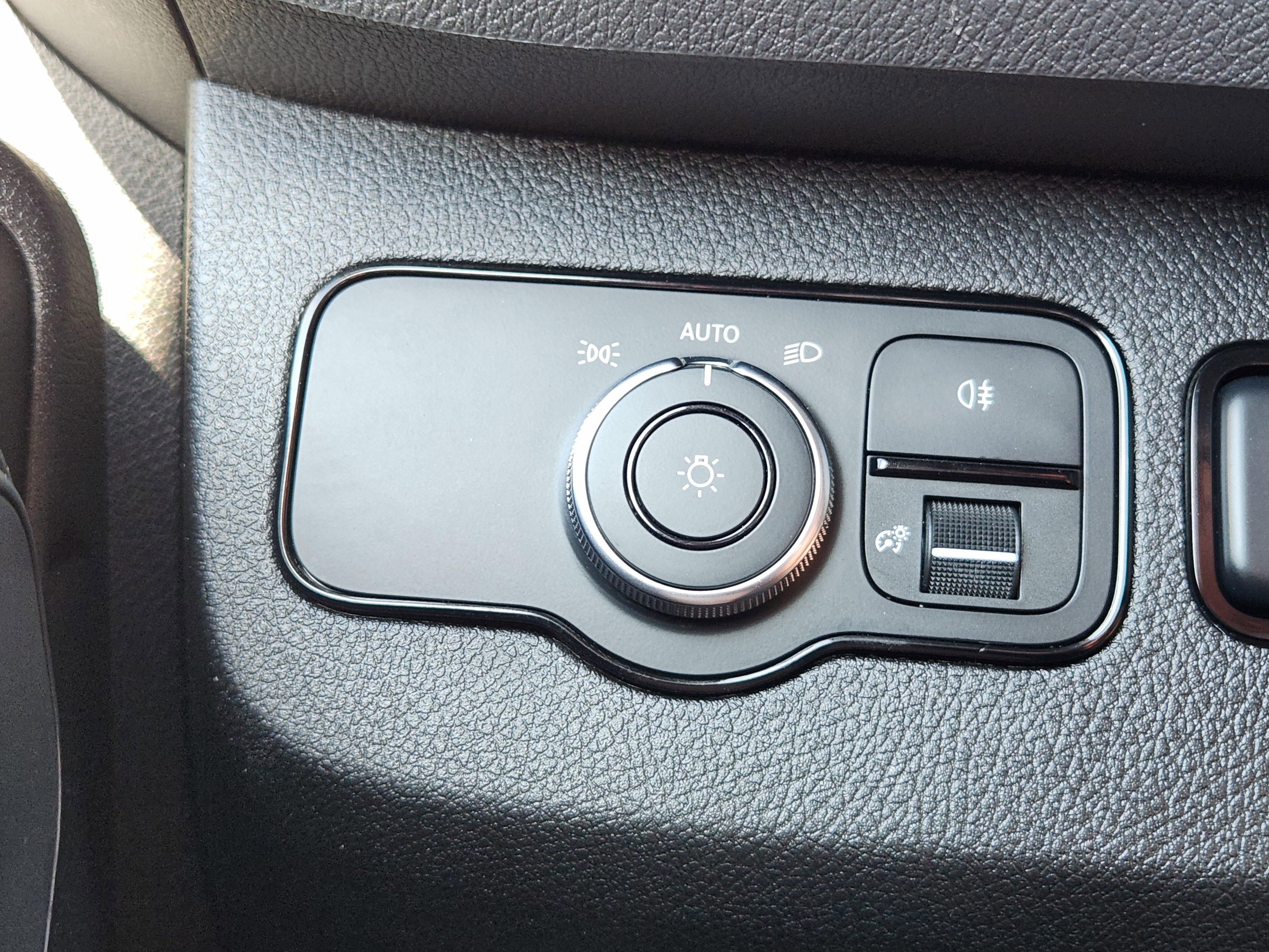 Used 2020 Mercedes-Benz Sprinter 144 Cargo image 23