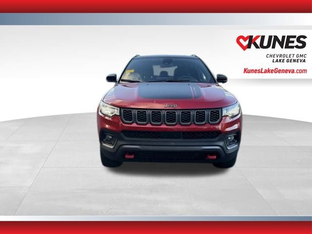 Used 2025 Jeep Compass Trailhawk image 11