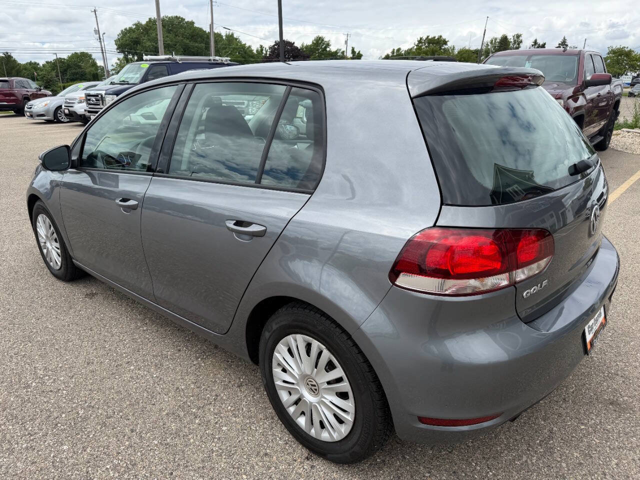 Used 2014 Volkswagen Golf 4-Door FWD image 3