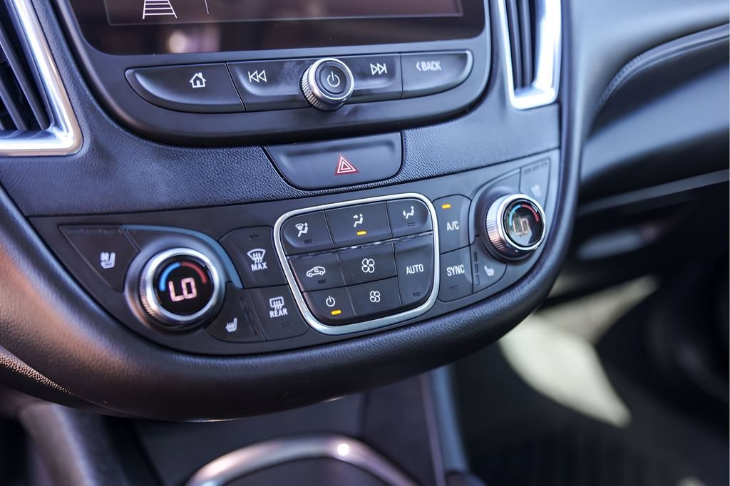 Used 2020 Chevrolet Malibu Premier FWD image 21