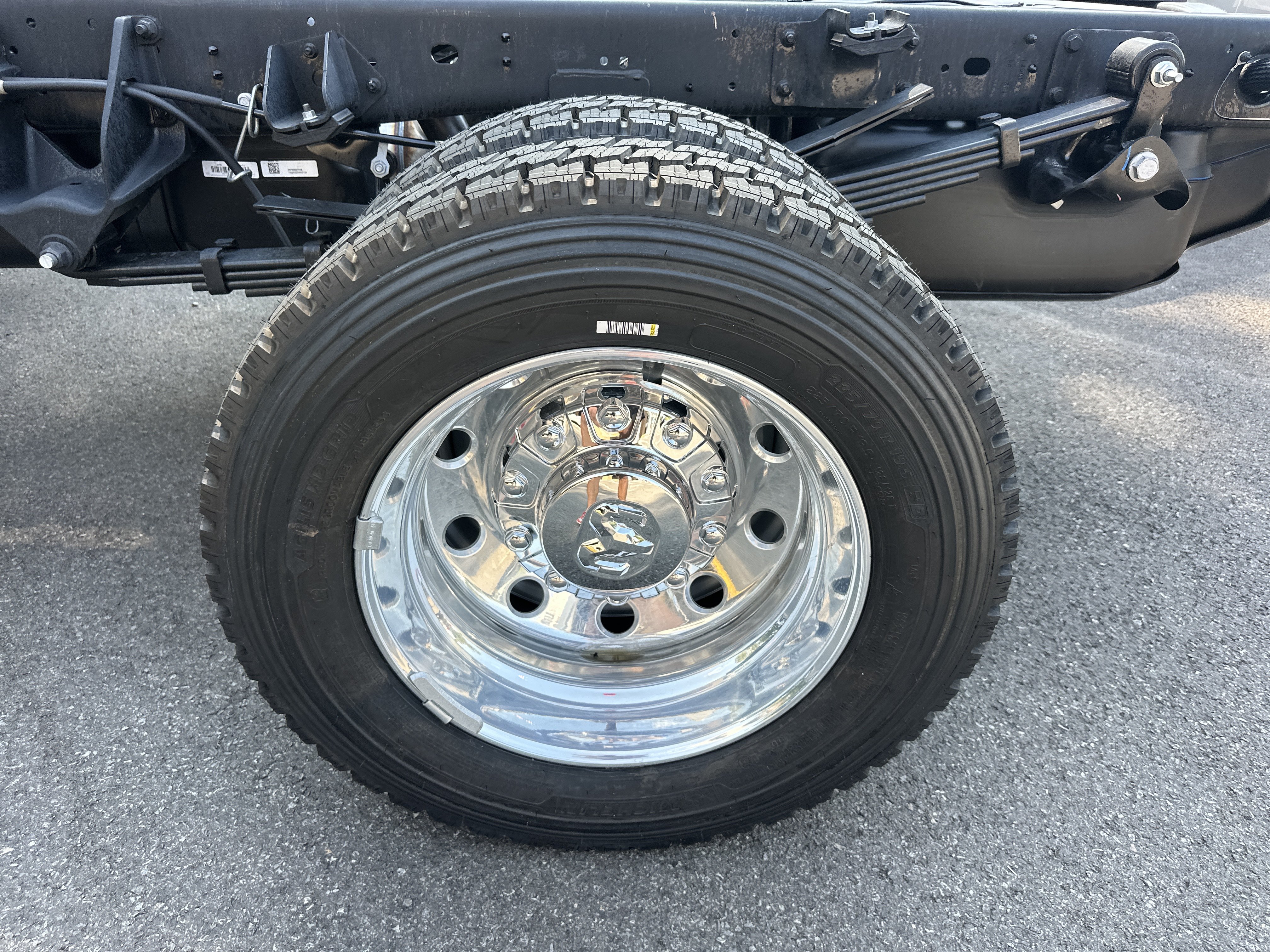 New 2027 RAM 4500 4x4 Crew Cab DRW w/ Laramie Trim Package image 37