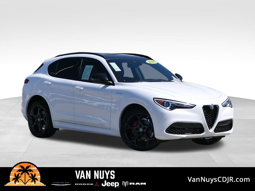 Used 2023 Alfa Romeo Stelvio Veloce AWD/4WD image 1
