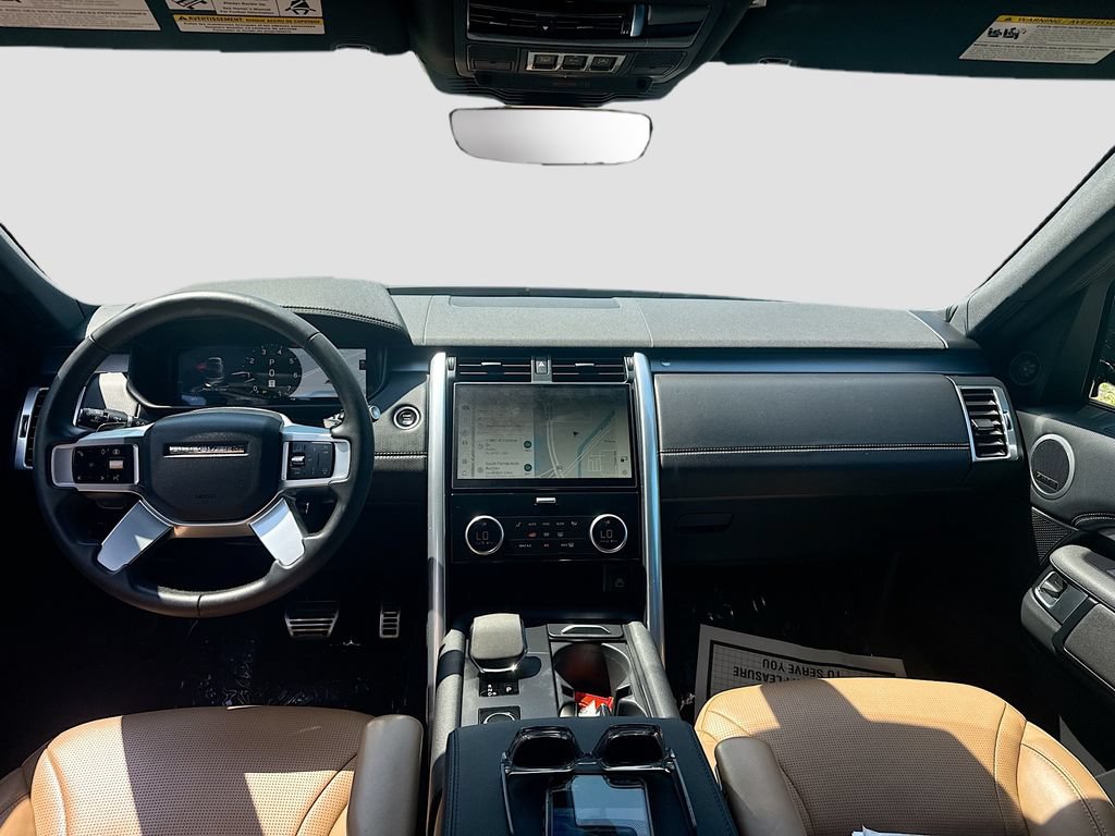 Used 2024 Land Rover Discovery Dynamic SE AWD/4WD image 26