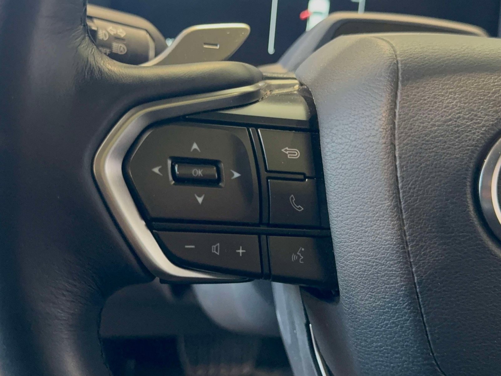 Used 2024 Lexus GX 550 w/ Cold Area Package image 17