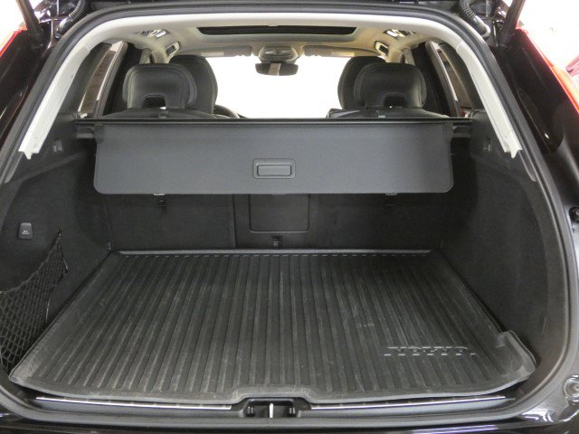 Used 2023 Volvo XC60 B5 Ultimate w/ Climate Package image 18