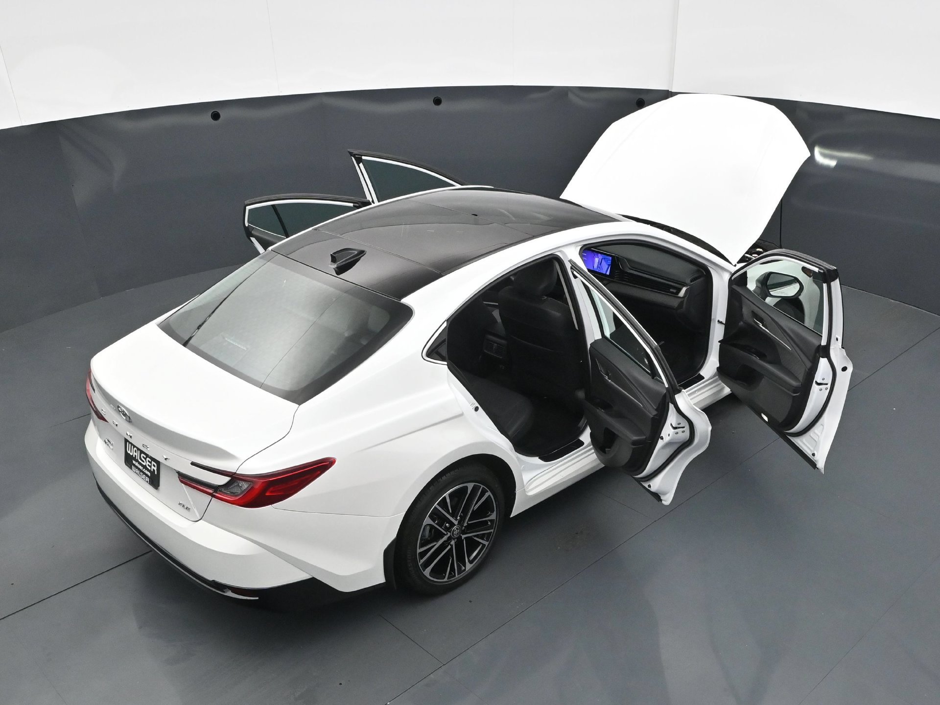 Used 2025 Toyota Camry XLE AWD/4WD image 41