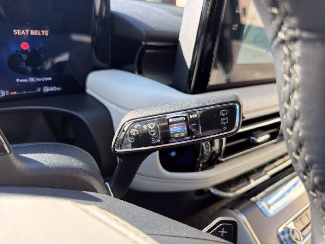 New 2027 Lincoln Aviator AWD image 28