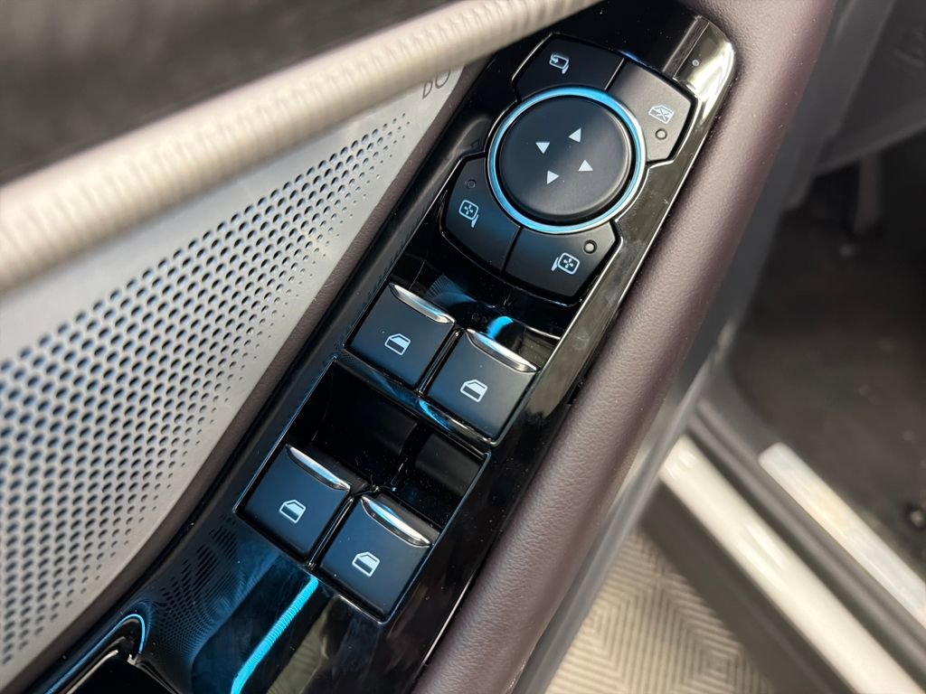 New 2026 Ford Explorer Platinum image 18