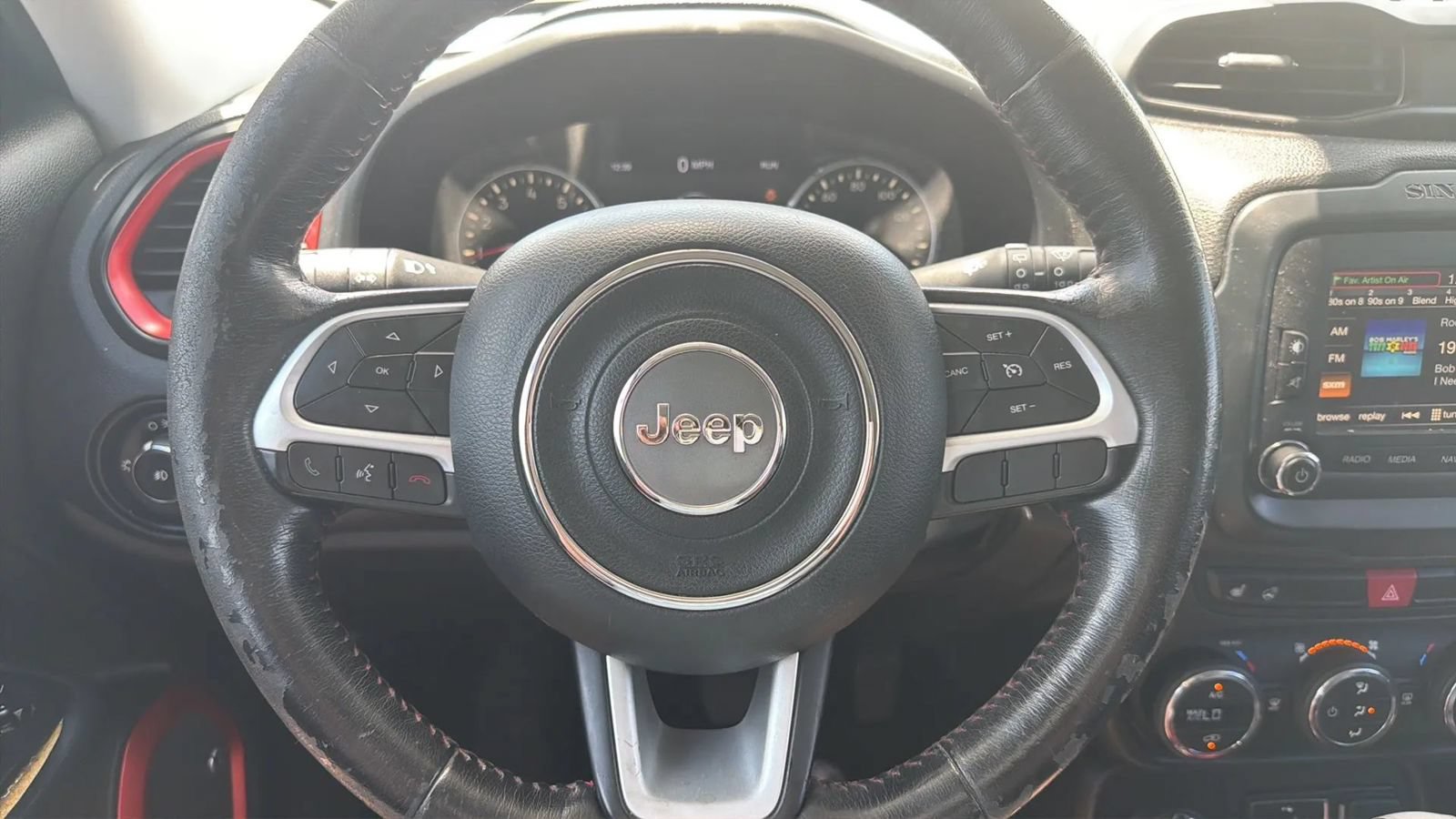 Used 2016 Jeep Renegade Trailhawk w/ Premium Trailhawk Package AWD/4WD image 15