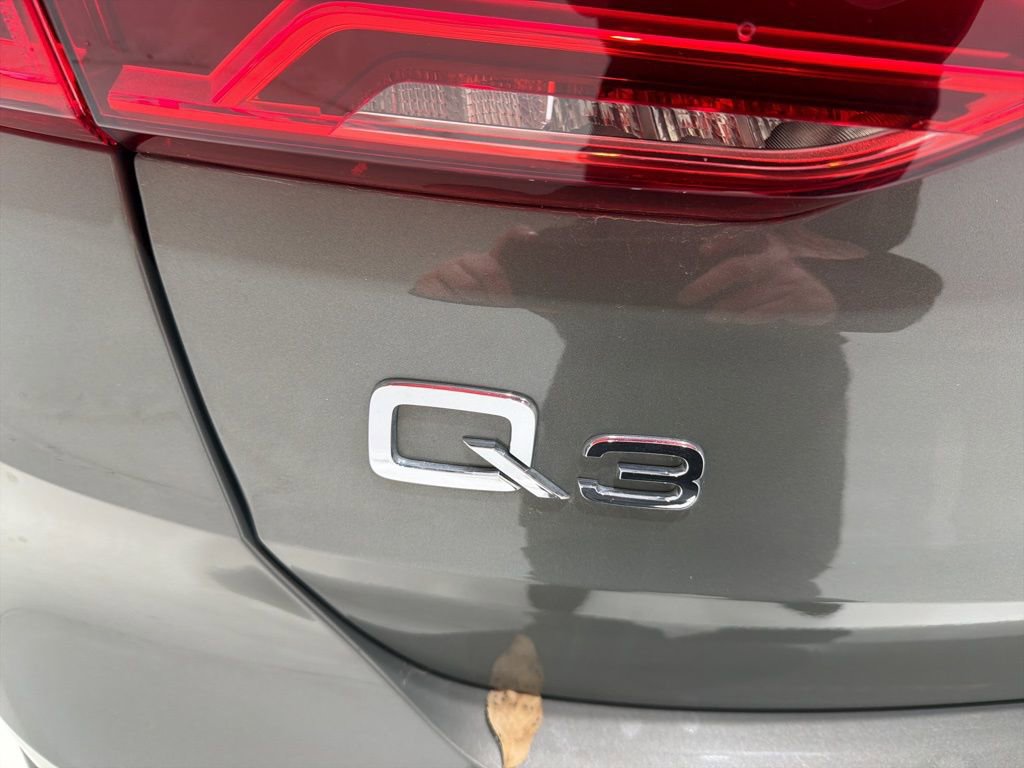 Used 2022 Audi Q3 2.0T Premium Plus image 29