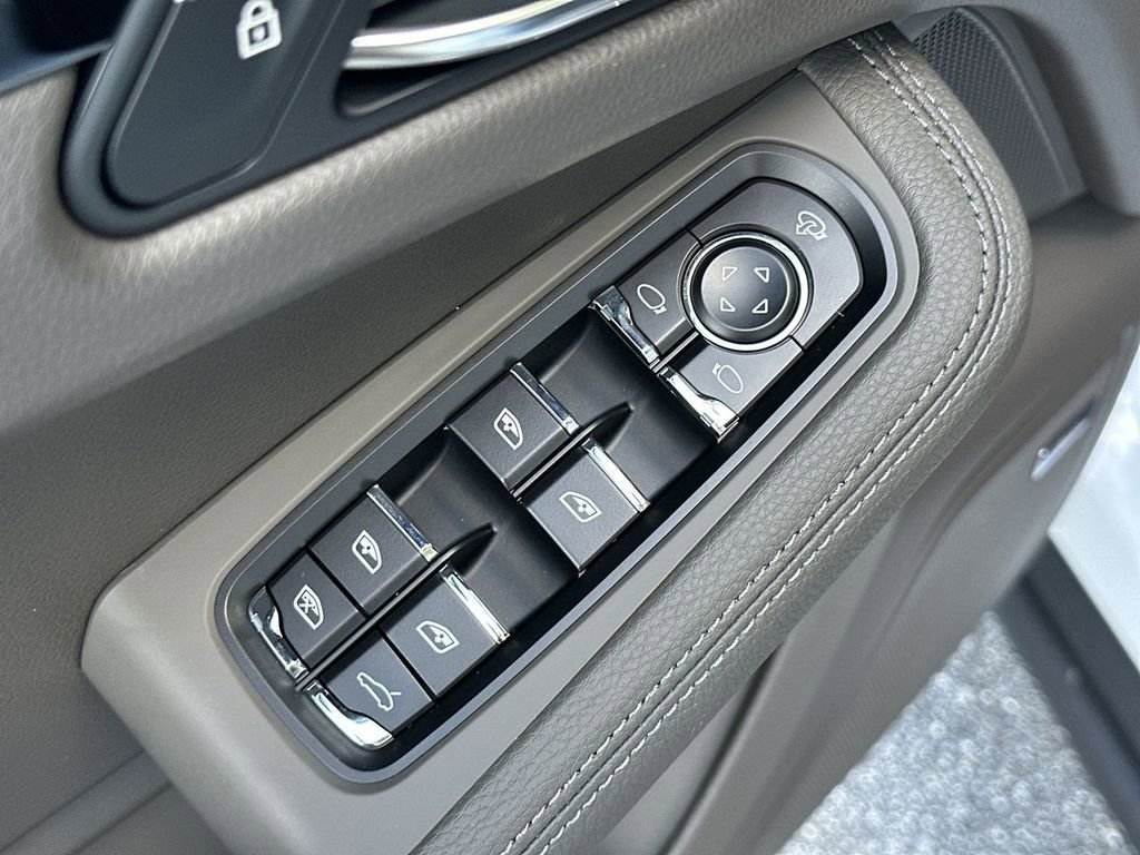 New 2026 Porsche Macan image 17