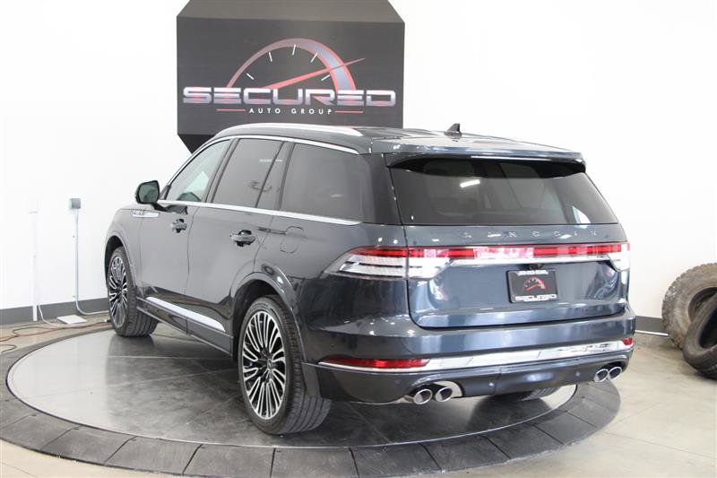 Used 2023 Lincoln Aviator Black Label w/ Class IV Trailer Tow Package image 8