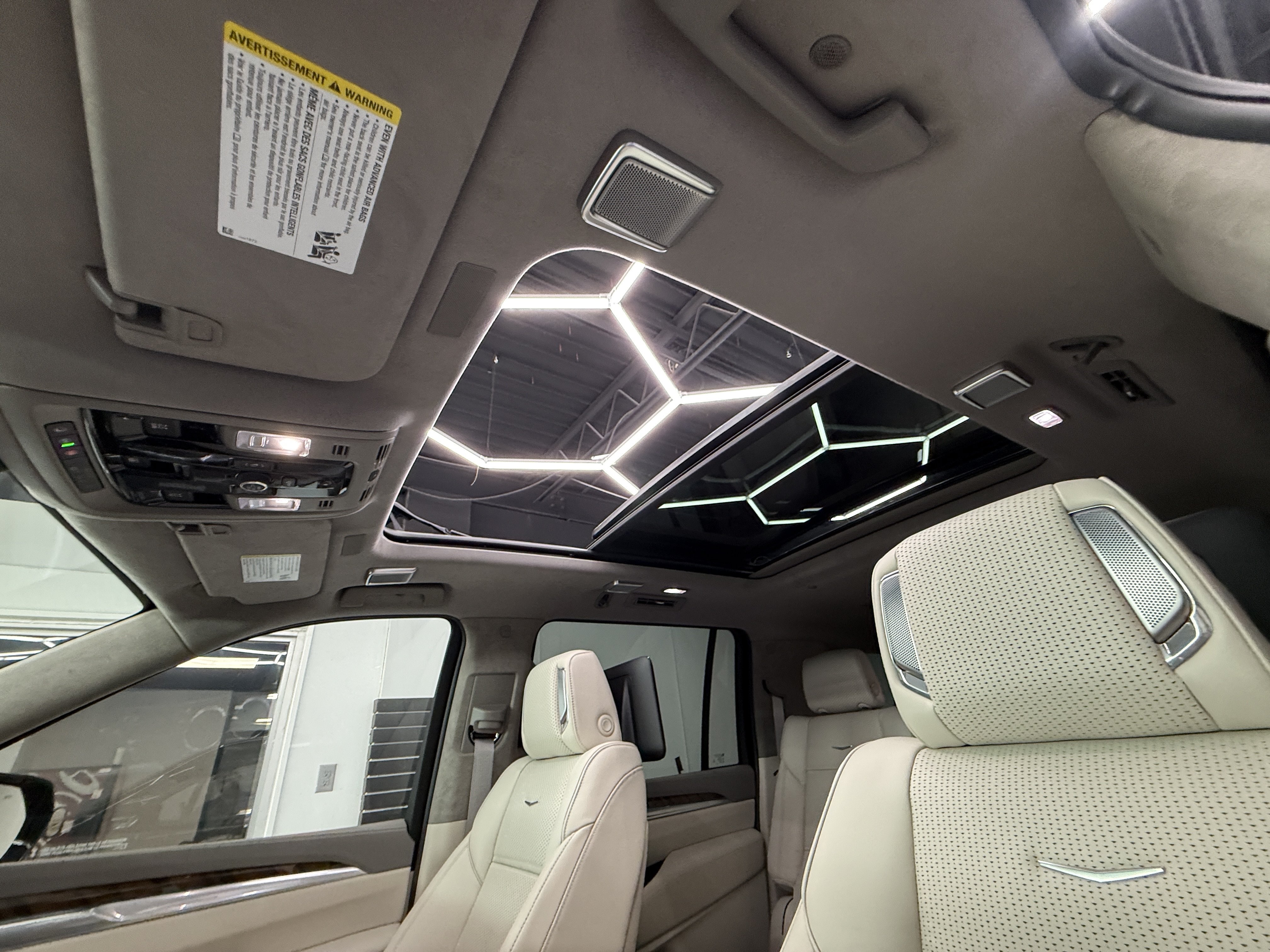 Used 2026 Cadillac Escalade ESV Platinum Sport AWD/4WD image 13