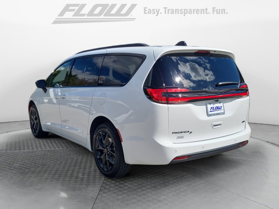 New 2026 Chrysler Pacifica Select image 5