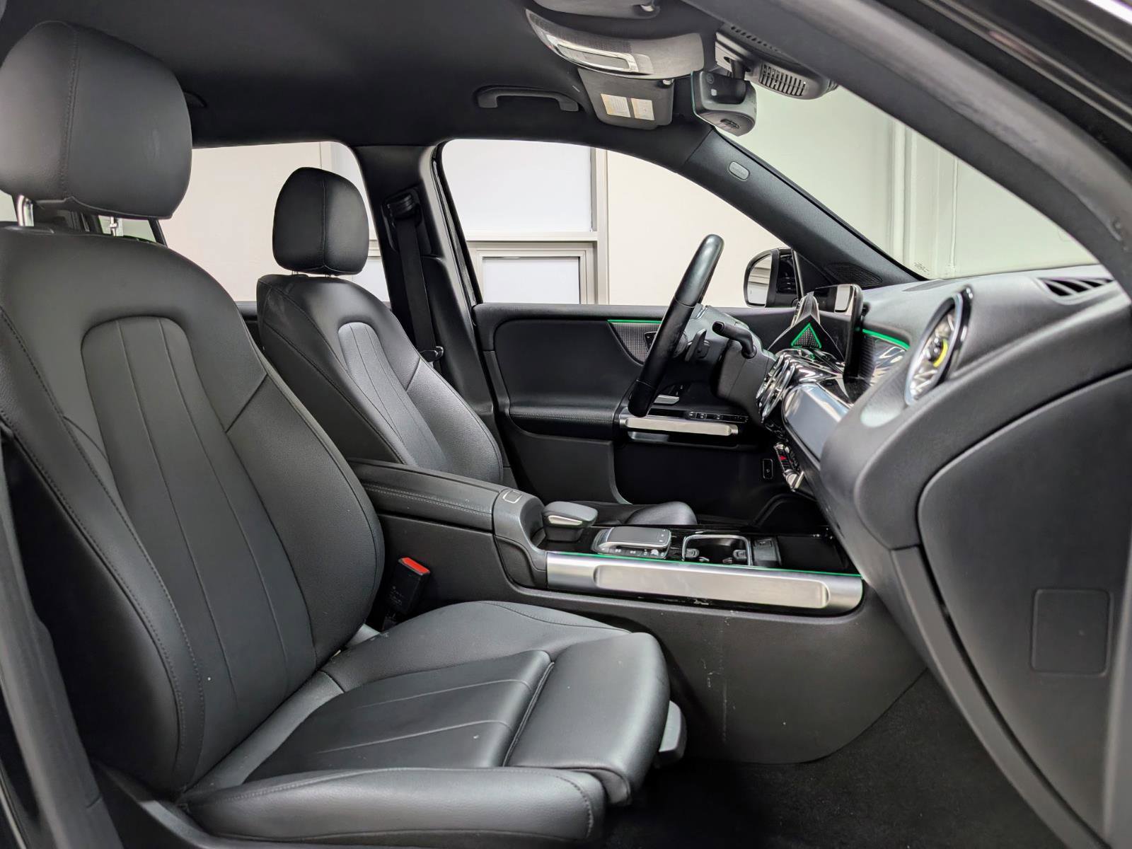 Used 2023 Mercedes-Benz EQB 300 4MATIC image 26