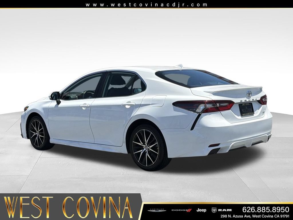 Used 2024 Toyota Camry SE FWD image 7