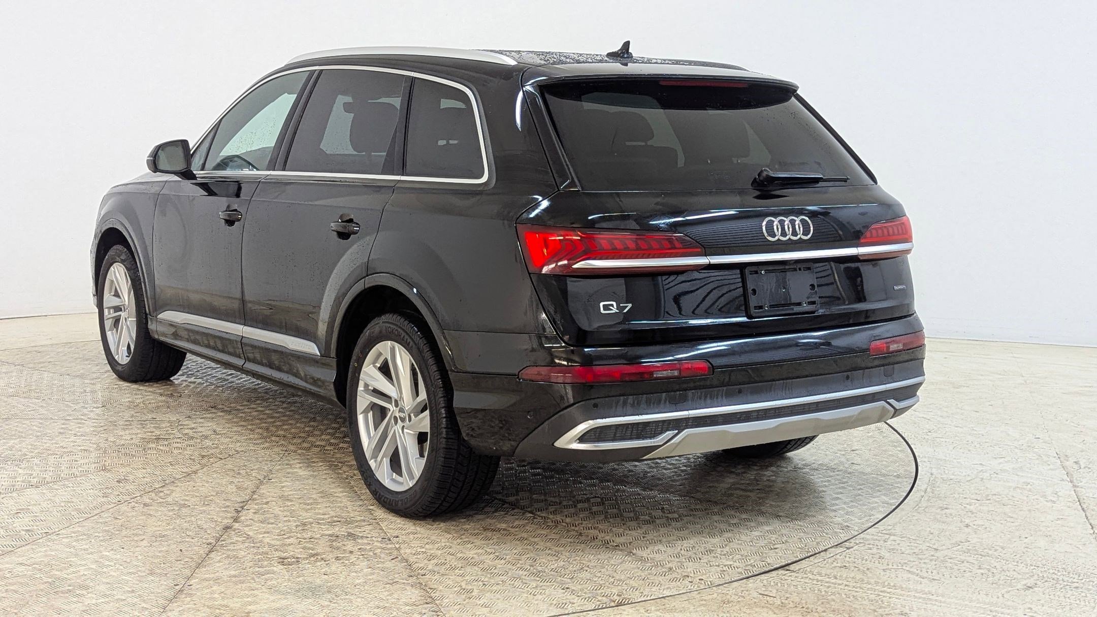 Used 2020 Audi Q7 3.0T Premium Plus image 3