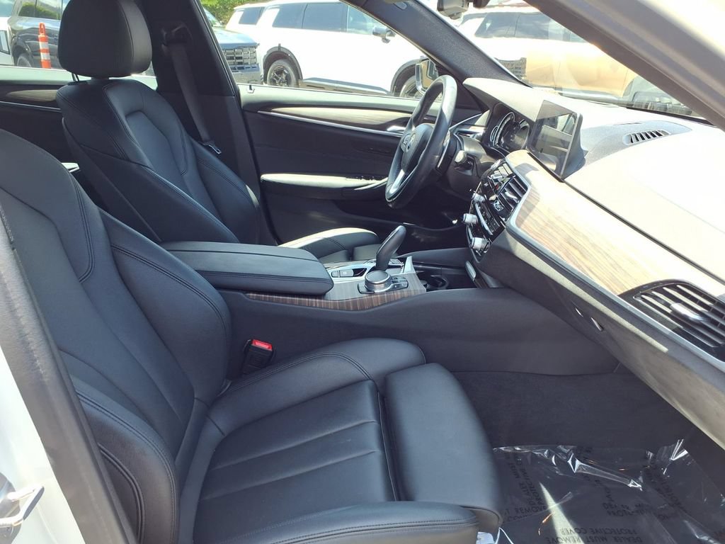 Used 2018 BMW 530e xDrive AWD/4WD image 7