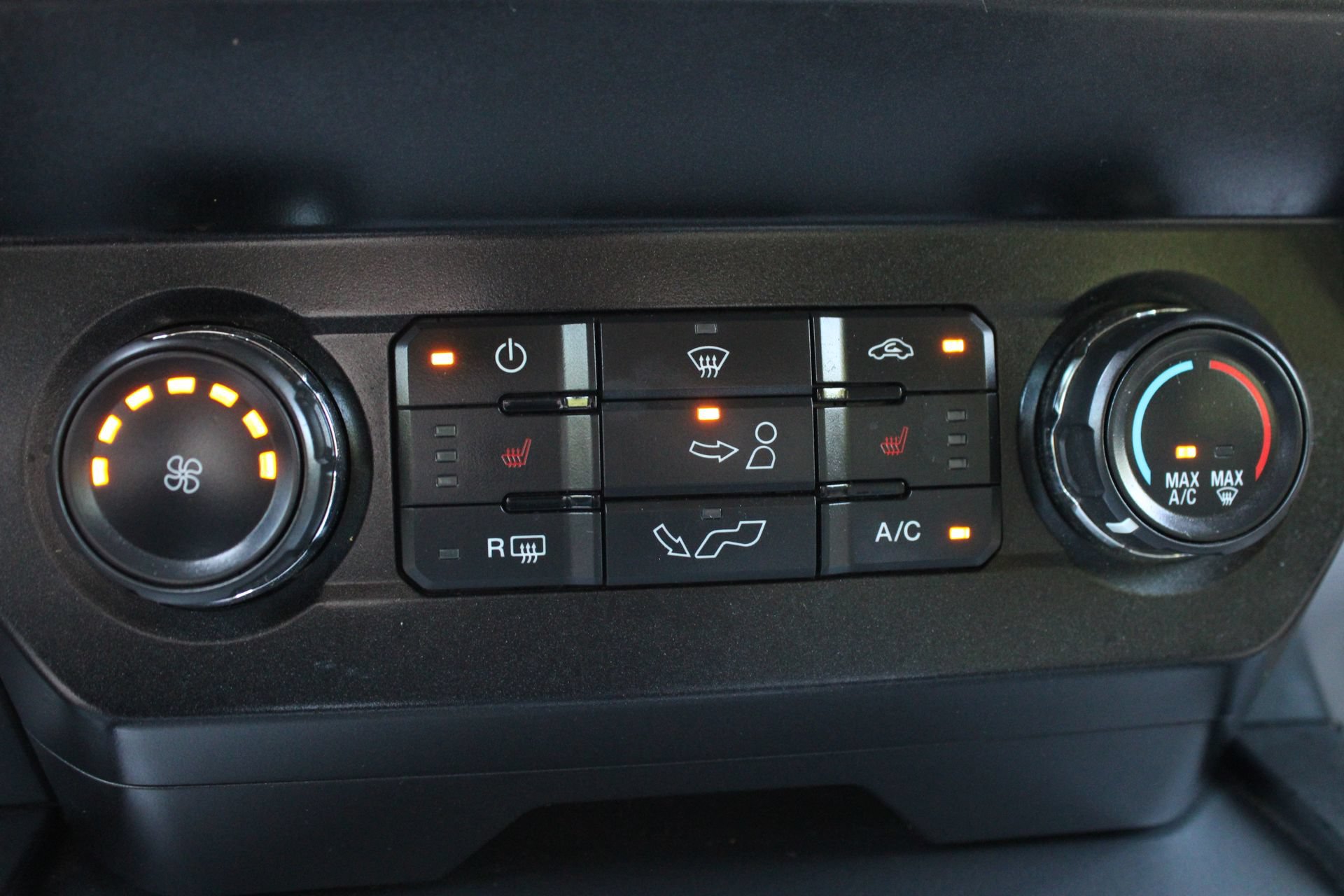 Used 2019 Ford F150 XLT w/ Equipment Group 302A Luxury AWD/4WD image 48