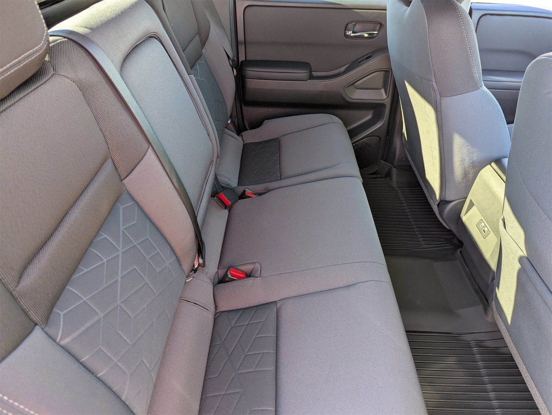 New 2026 Nissan Frontier SV w/ All-Weather Content Package AWD/4WD image 28