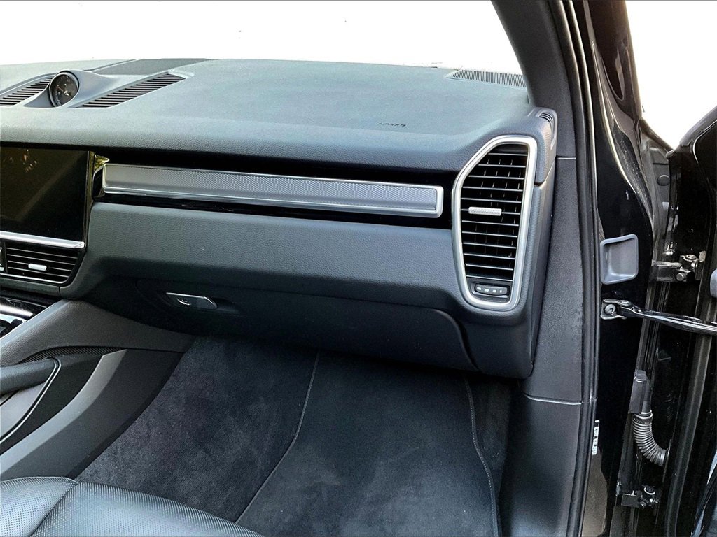 Certified 2023 Porsche Cayenne S Platinum image 19