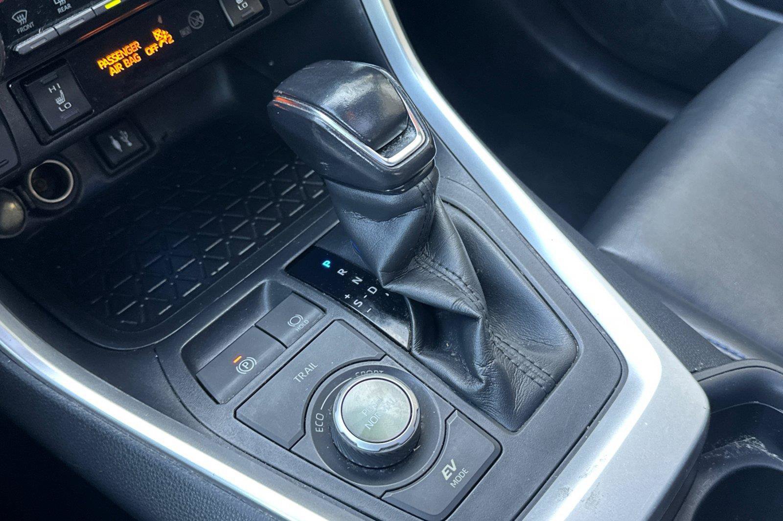 Used 2019 Toyota RAV4 XSE w/ Carpet Mat Package AWD/4WD image 21