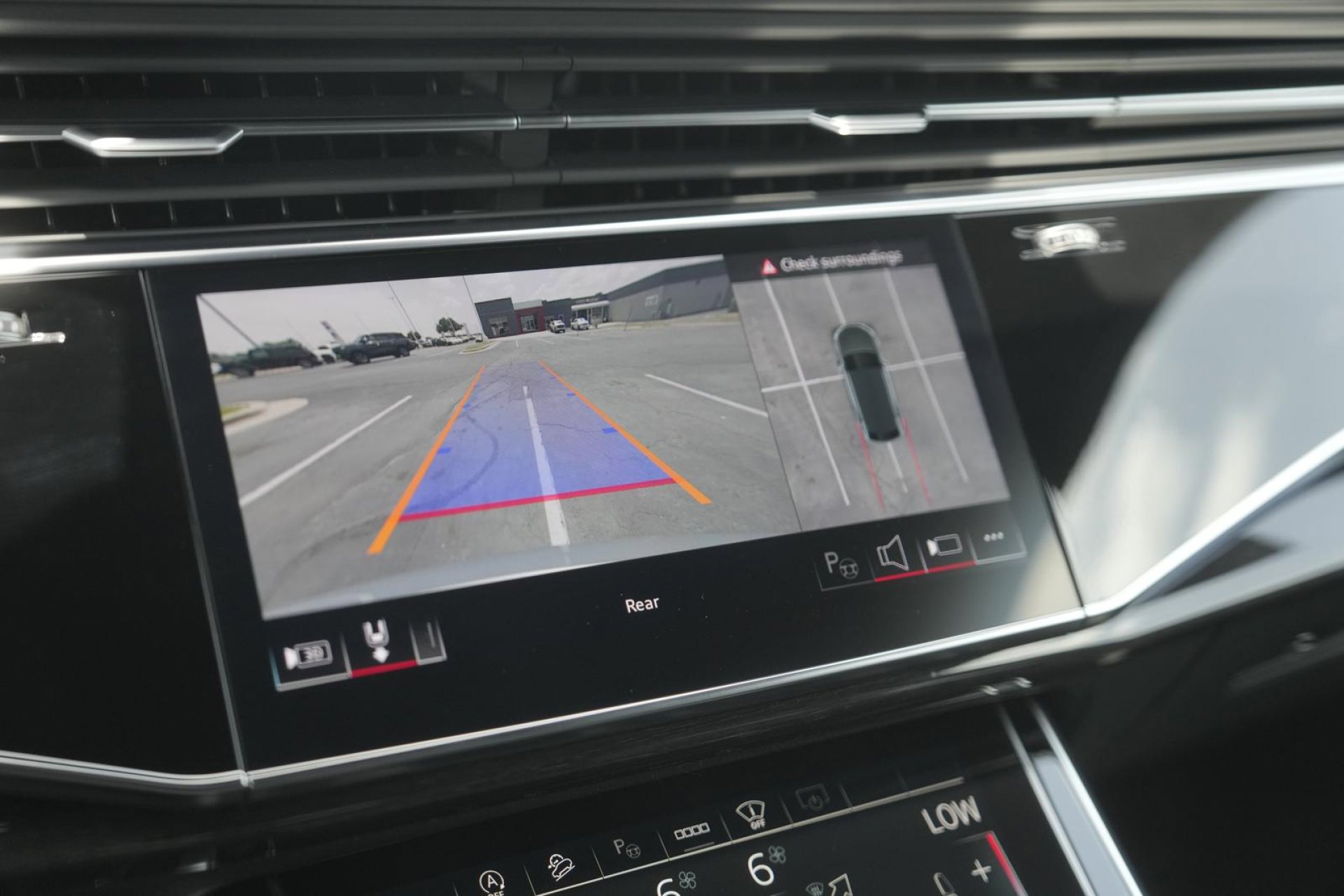 Certified 2025 Audi Q8 Prestige w/ Prestige Package image 17