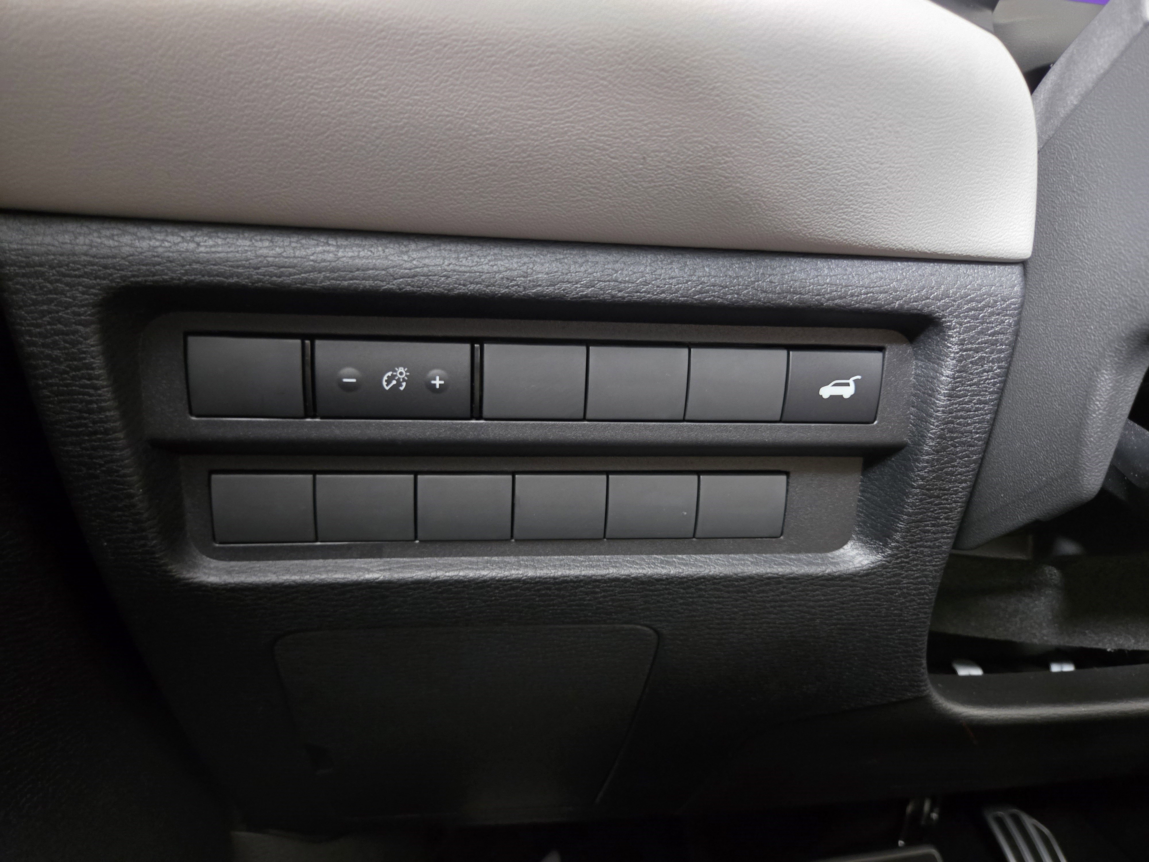 New 2025 Mitsubishi Outlander SEL image 30