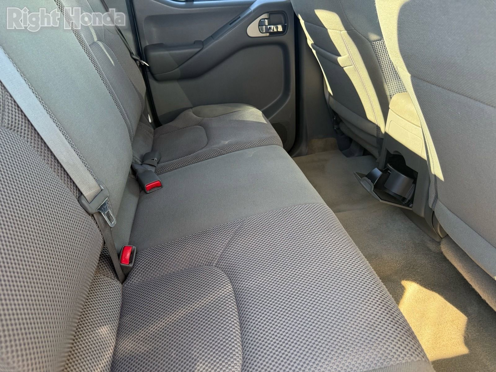 Used 2018 Nissan Frontier SV image 27