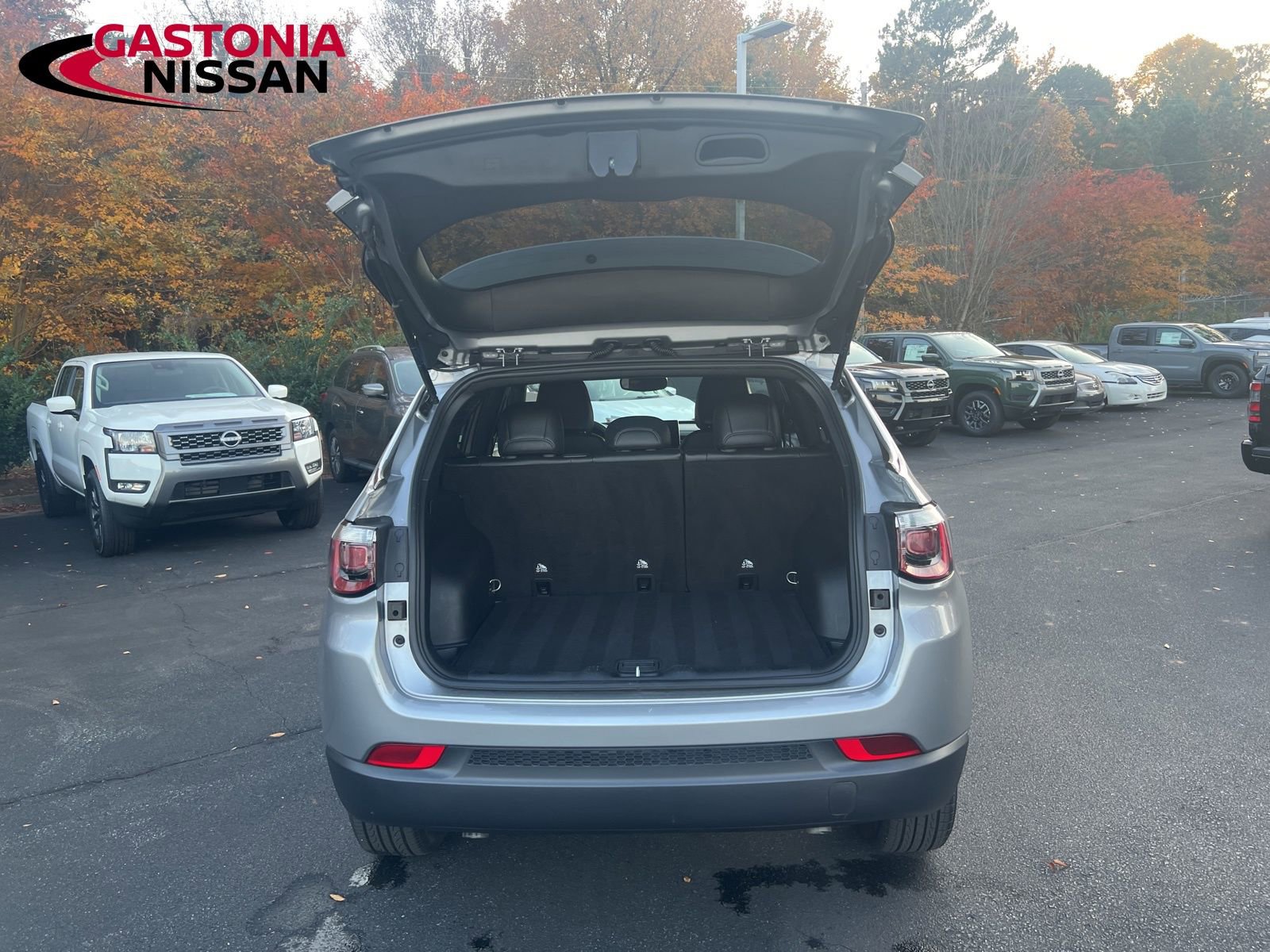 Used 2024 Jeep Compass Latitude image 33