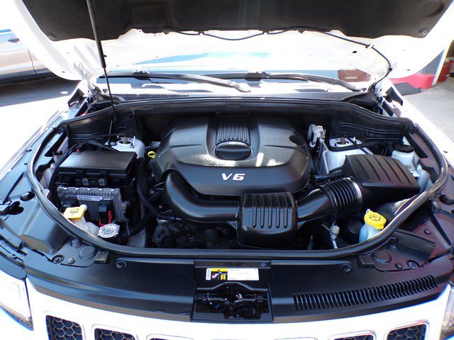 Used 2015 Jeep Grand Cherokee Overland AWD/4WD image 25