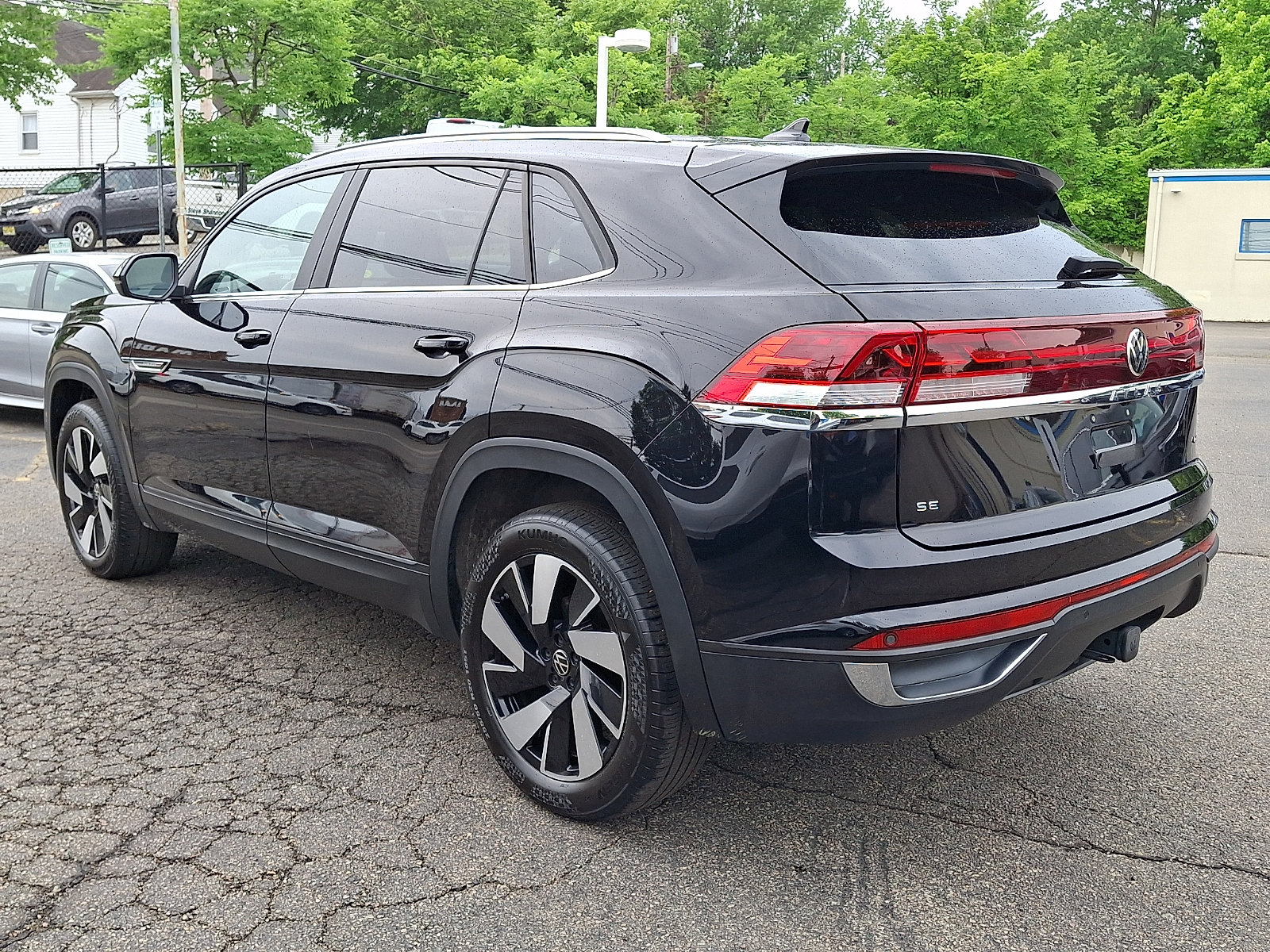 Used 2024 Volkswagen Atlas Cross Sport SE AWD/4WD image 6