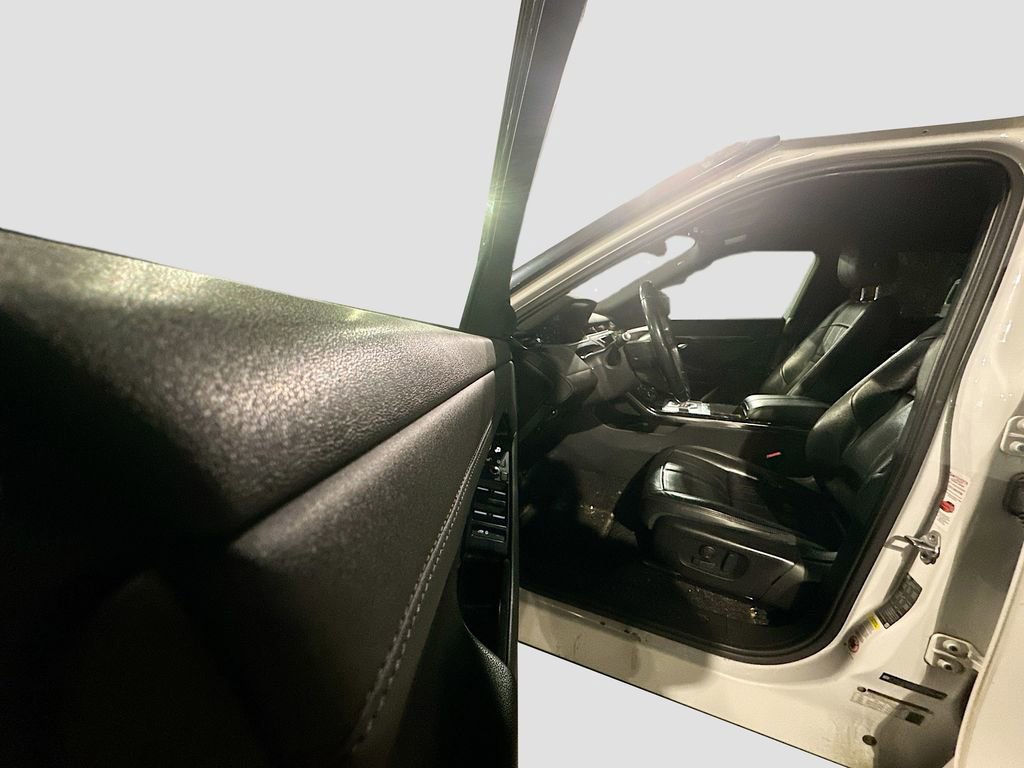 Used 2020 Land Rover Range Rover Evoque SE image 11