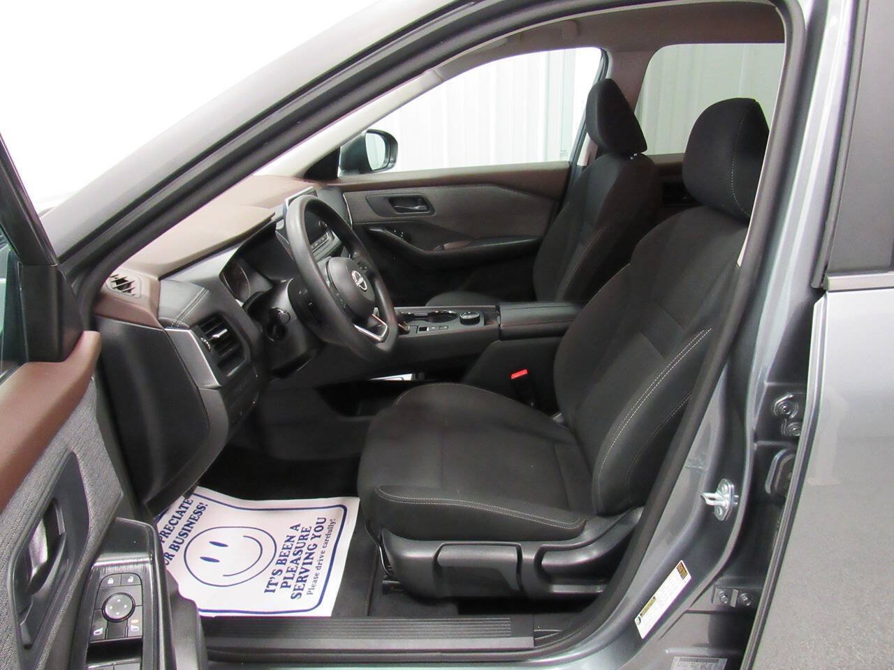 Used 2023 Nissan Rogue S AWD/4WD image 27