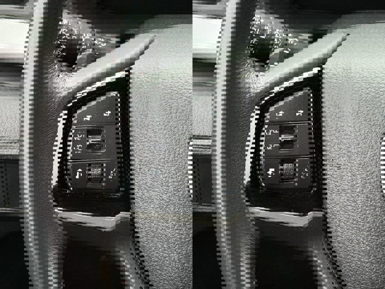 Used 2025 Honda Odyssey Sport-L image 12