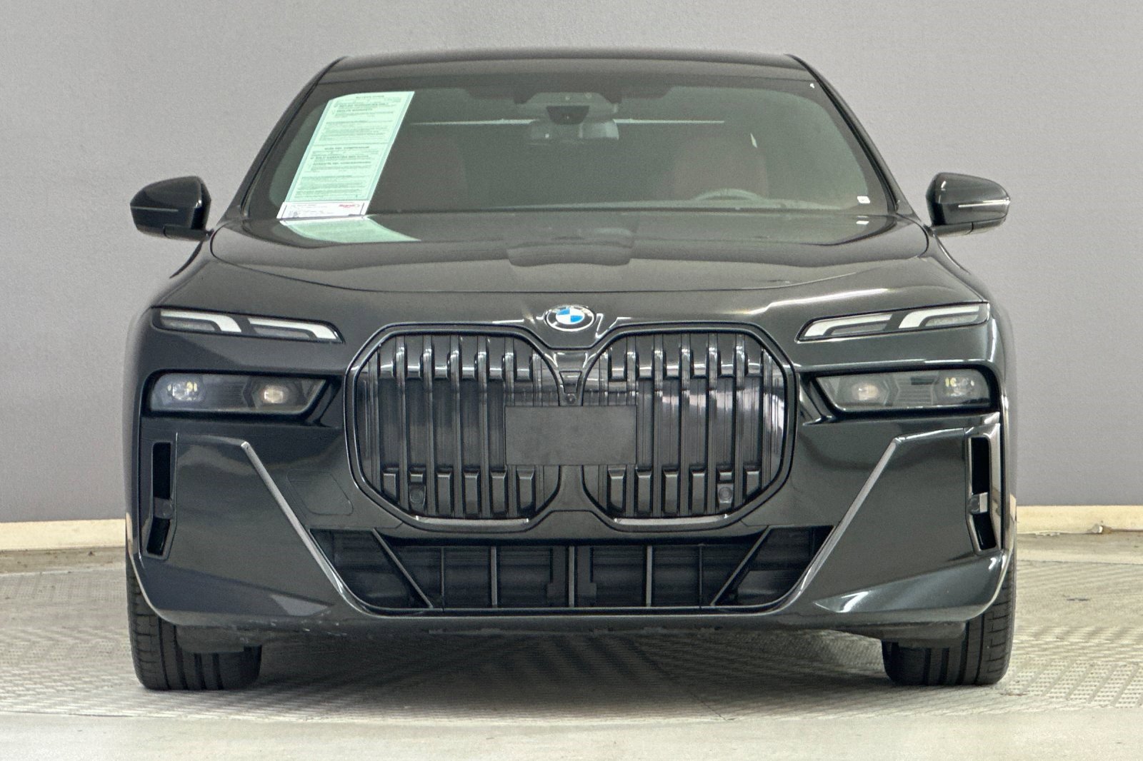 Used 2023 BMW 740i image 5