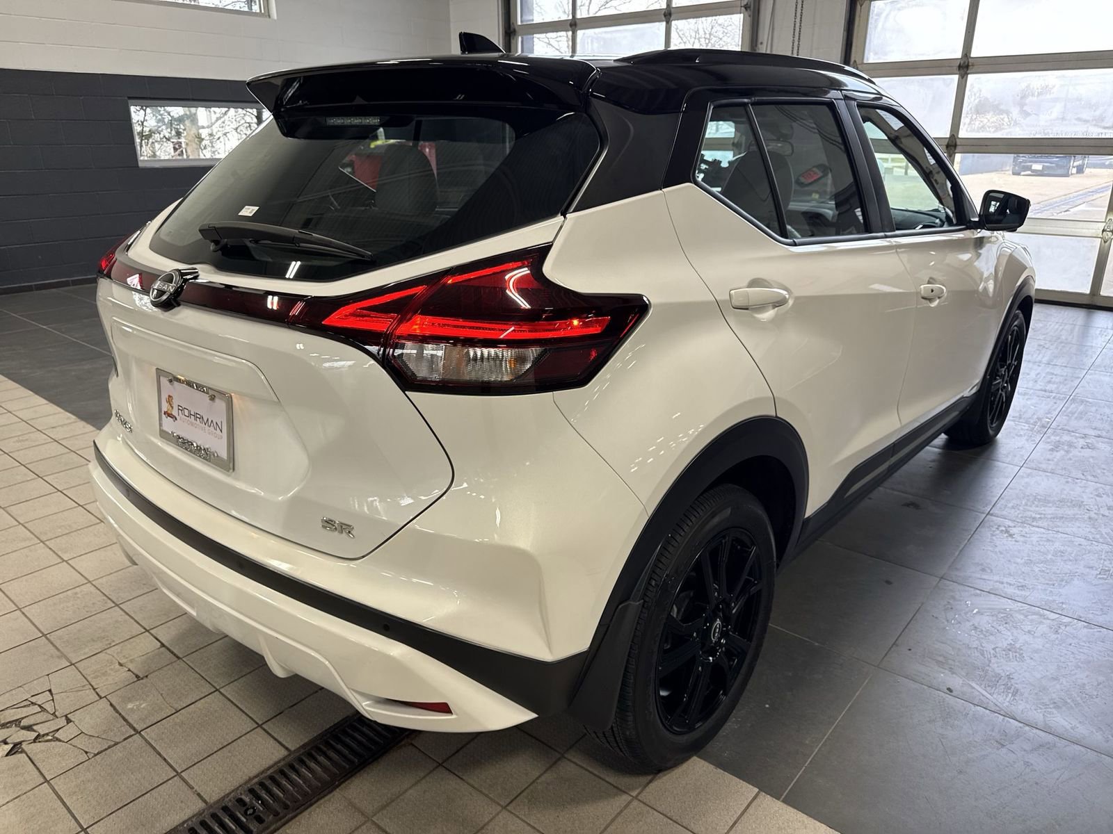 Used 2023 Nissan Kicks SR w/ SR Premium Package image 39