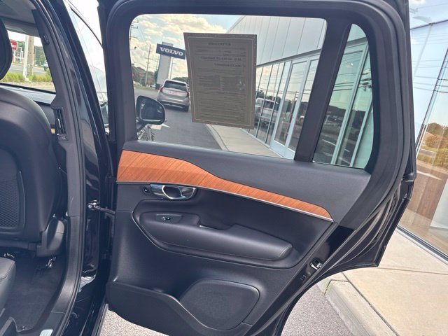 Certified 2025 Volvo XC90 T8 Plus AWD/4WD image 12