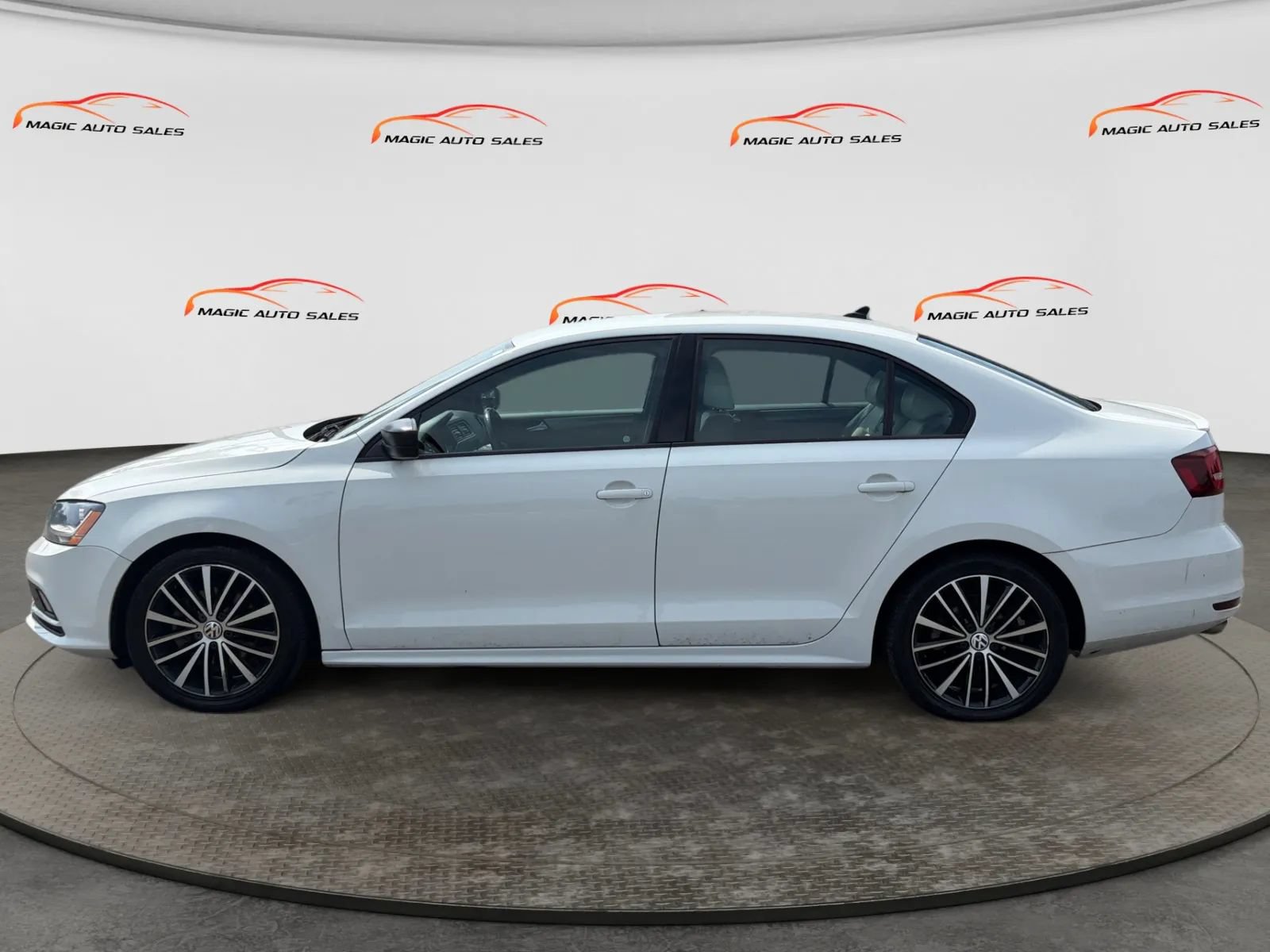 Used 2017 Volkswagen Jetta Sport FWD image 7