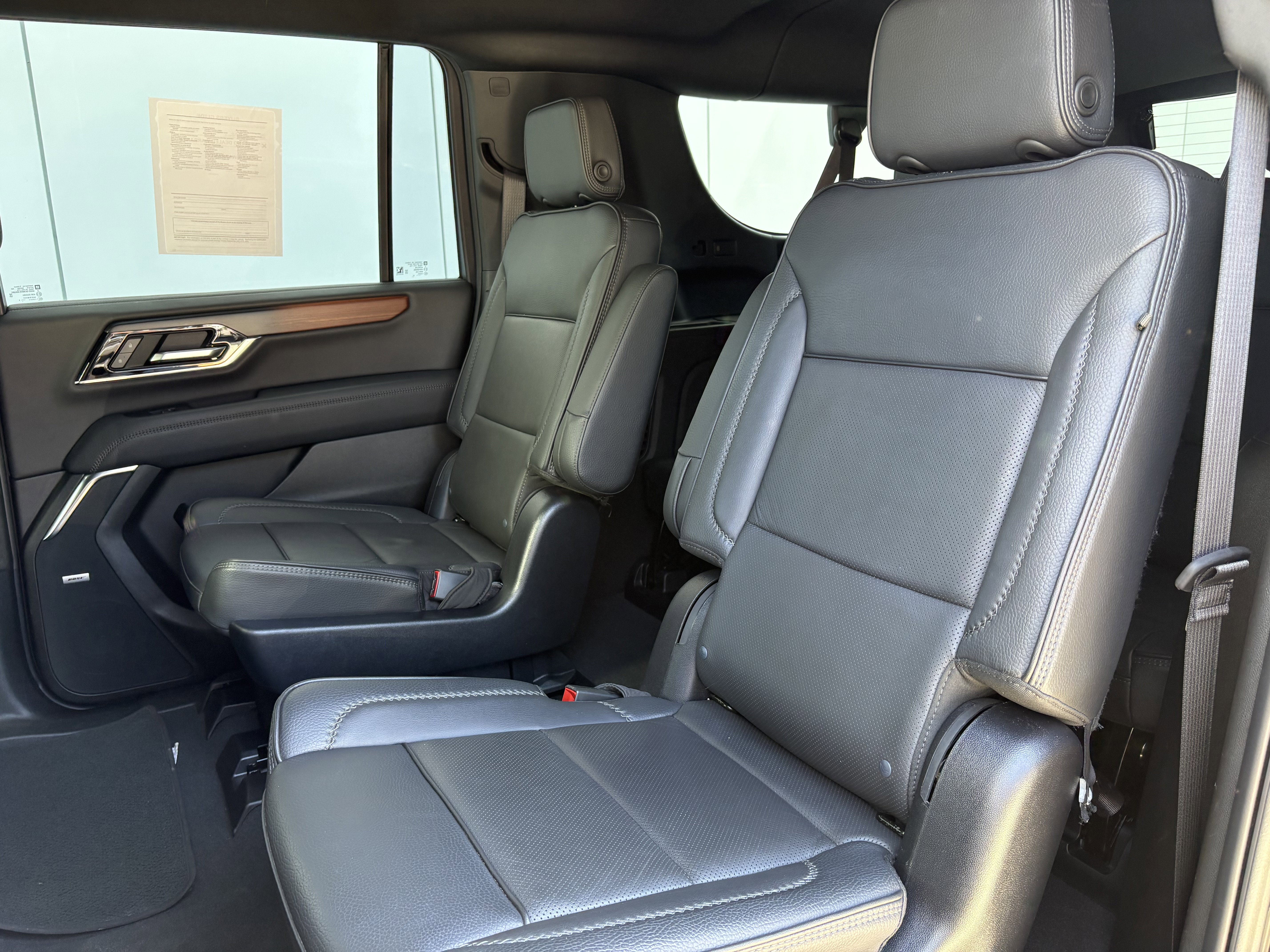 Used 2025 GMC Yukon XL Denali AWD/4WD image 13