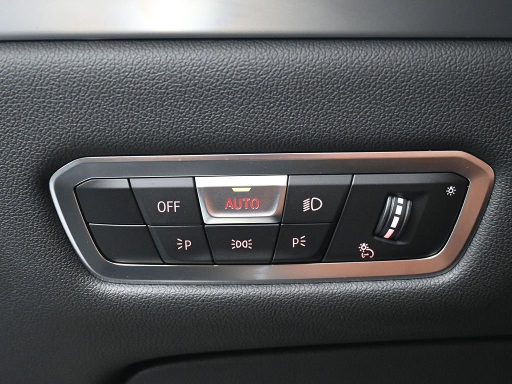 Used 2023 BMW X7 xDrive40i w/ Executive Package image 21