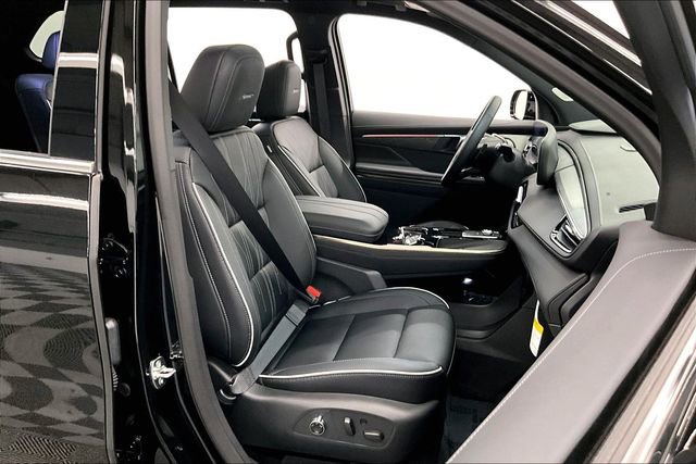 Used 2025 Buick Enclave Avenir w/ Trailering Package, 5000 lbs. AWD/4WD image 8