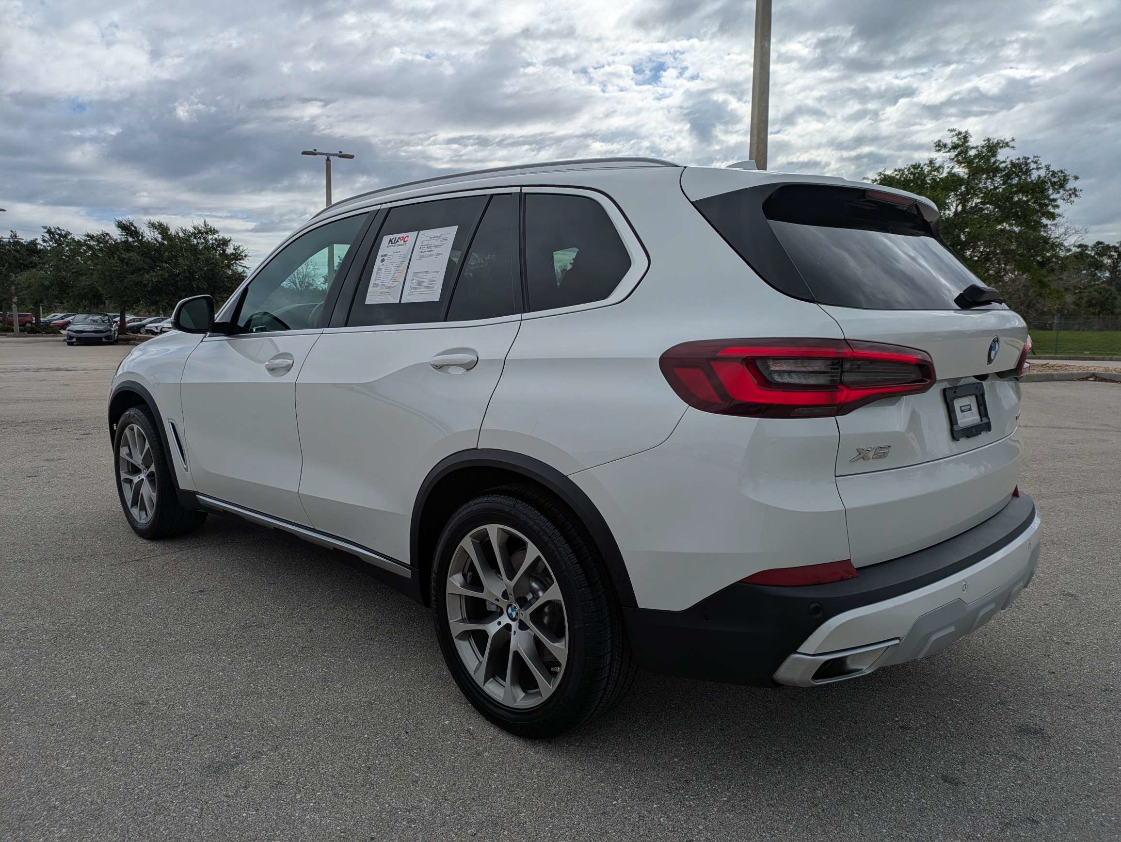 Used 2023 BMW X5 xDrive40i w/ Premium Package AWD/4WD image 7